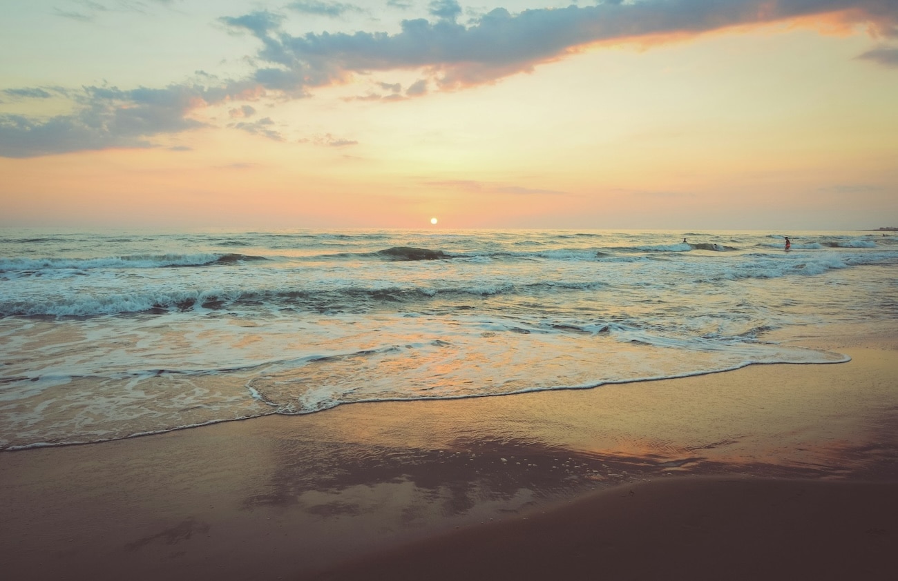 how to resist lust at the beach